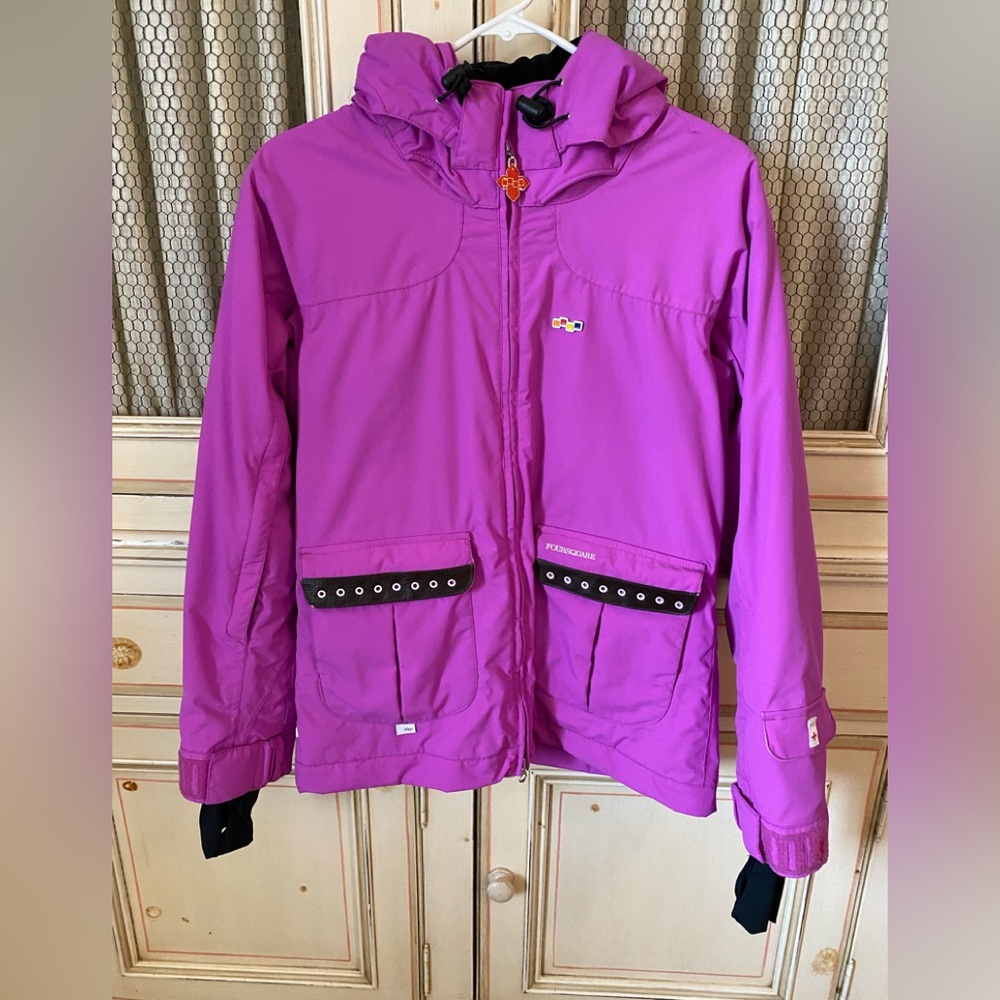 Women’s snowboard/ski jacket, size S, Fuschia, removable hood, fleece lining